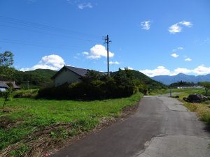 前面道路から見える東方向の八ヶ岳の眺望（2023年9月）