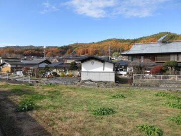 南側道路から西方向を撮影（2024年11月）