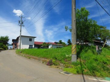 西側道路の南側から撮影（2022年6月）