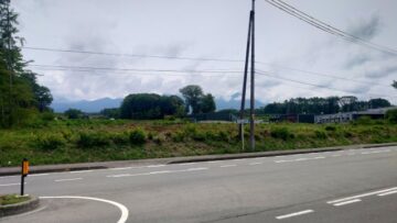 前面道路から東方向を撮影(2026年6月) 前面道路から東方向を撮影(2026年6月)