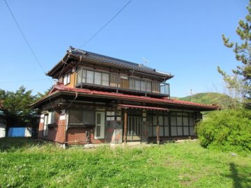 南側から家を撮影（2025年5月）
