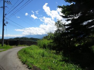 前面道路から南方向を撮影（2023年9月）