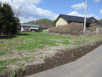 前面道路から物件を撮影（2024年4月）