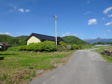 前面道路から八ヶ岳（2024年5月）