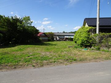 前面道路から物件を撮影（2024年5月）