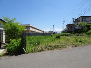 西側道路から撮影（2025年5月）