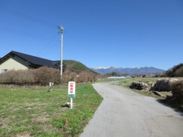 前面道路から東宝庫の八ヶ岳の眺望(2026年4月）
