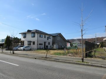 前面道路北東側から撮影（2024年11月）