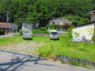 南側道路から物件を撮影（2023年7月）