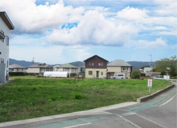 前面道路から西方向を撮影(2025年10月) 前面道路から西方向を撮影(2025年10月)