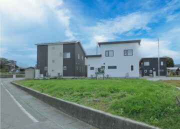 北側道路から撮影(2025年10月) 北側道路から撮影(2025年10月)