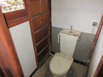 １F トイレ