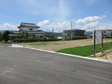 東側道路の北東側から撮影（2024年6月）