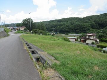 前面道路南側から撮影（2025年7月）