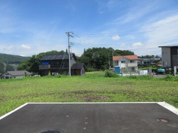 前面道路から撮影（2025年8月）