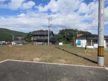 前面道路から北方向を撮影(2025年10月）