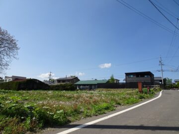 前面道路南東側から撮影（2025年5月）