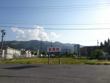 東側道路から西方向を撮影（2025年5月）