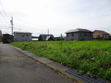 東側道路から南西方向を撮影（2025年9月）