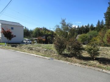 東側道路北東側から撮影(2025年10月) 東側道路北東側から撮影(2025年10月)