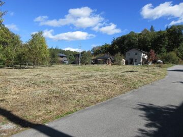 南側道路南西側から撮影(2025年10月）