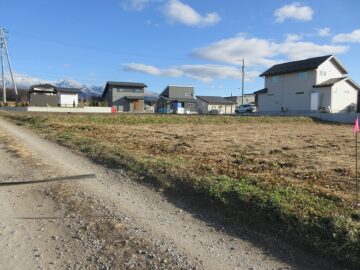 前面道路西側から撮影(2025年12月) 前面道路西側から撮影(2025年12月)