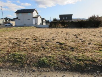 前面道路から南方向を撮影(2025年12月) 前面道路から南方向を撮影(2025年12月)