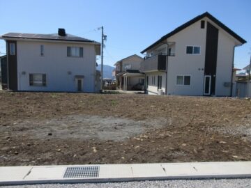 前面道路から物件を撮影(2026年4月) 前面道路から物件を撮影(2026年4月)