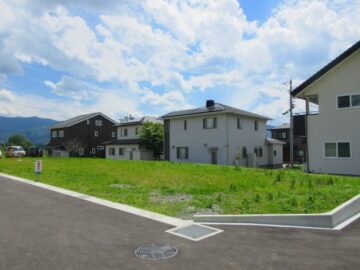 前面道路北東側から撮影(2026年6月) 前面道路北東側から撮影(2026年6月)