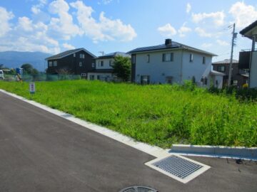 前面道路北側から撮影(2026年7月) 前面道路北側から撮影(2026年7月)