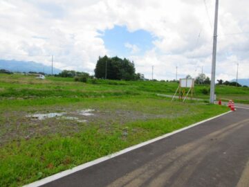 西側前面道路北西方向から撮影(2026年6月) 西側前面道路北西方向から撮影(2026年6月)