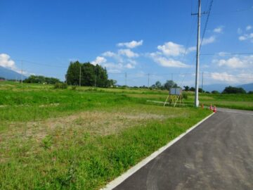 前面道路北側から撮影(2026年7月) 前面道路北側から撮影(2026年7月)