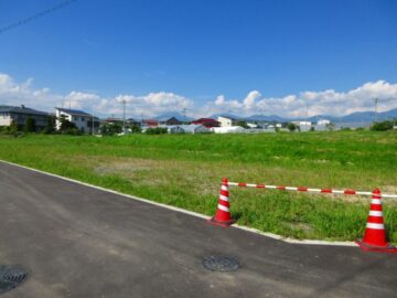 前面道路南側から撮影(2026年7月) 前面道路南側から撮影(2026年7月)